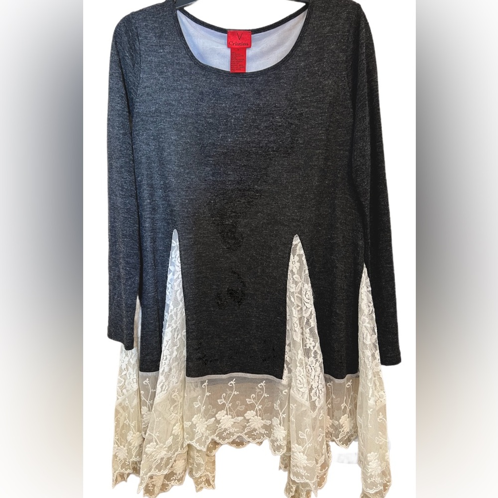 Beautiful lace top size M, preloved worn once